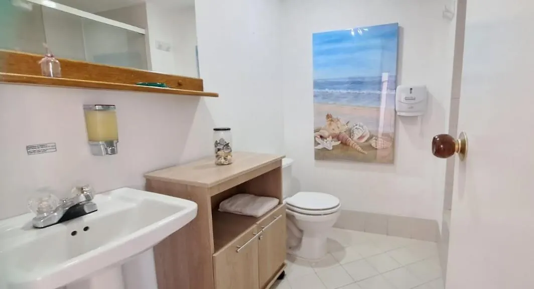 Apartamento Comodo En El Poblado Медельин 0*,